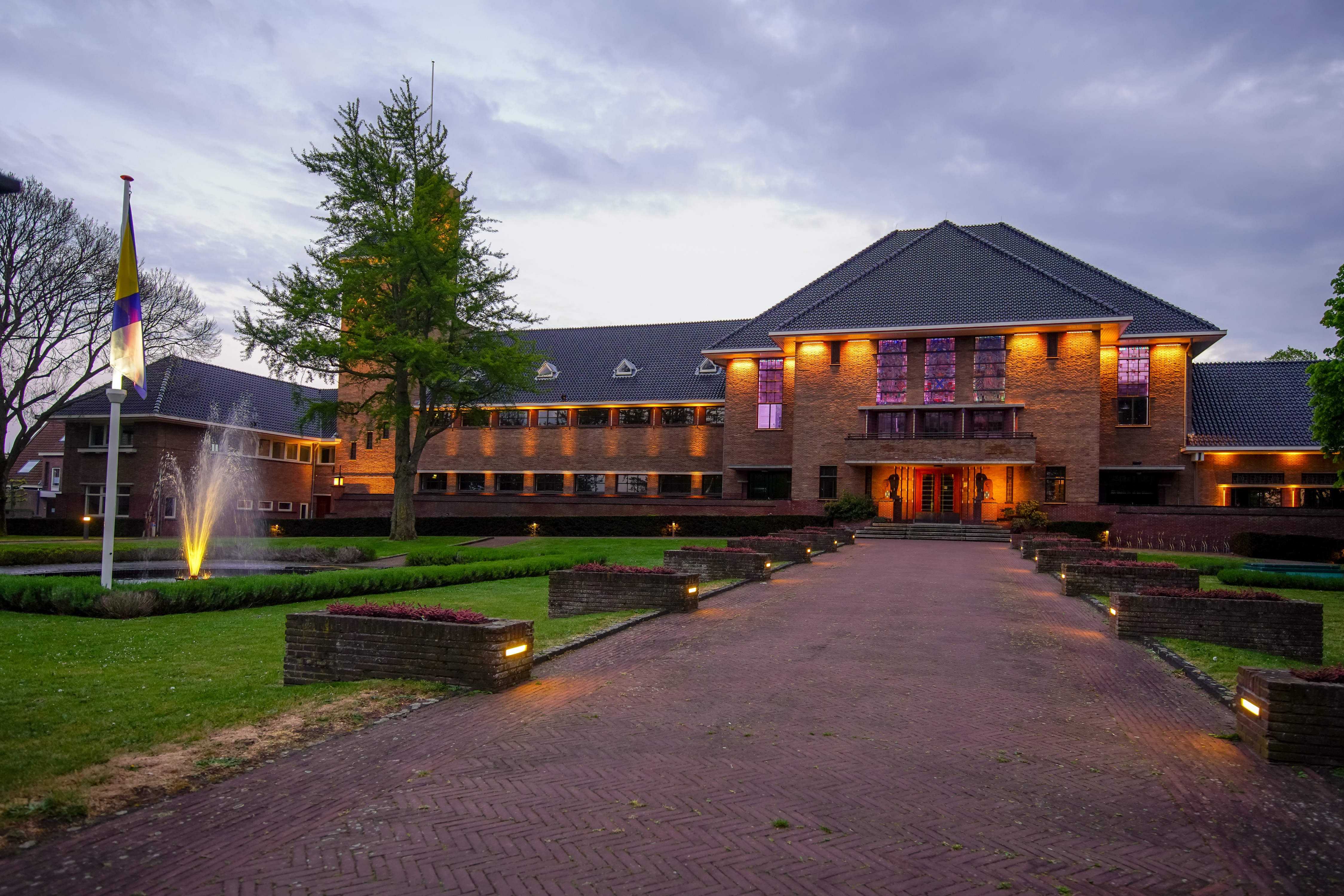 Vooraanzicht gemeentehuis Katwijk