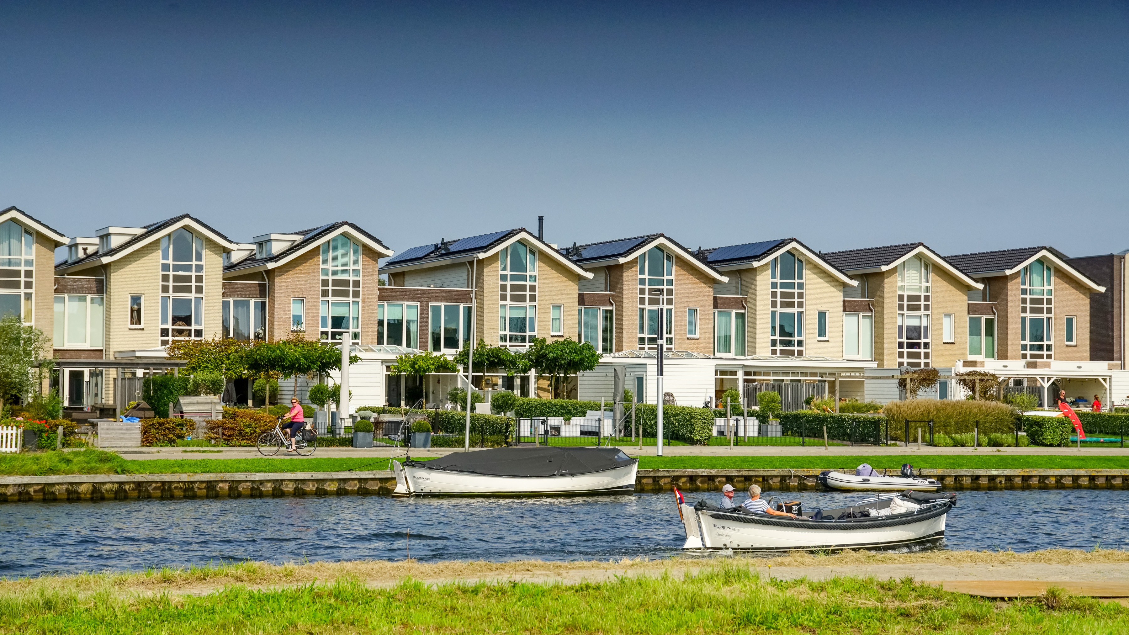 Huizen aan het water